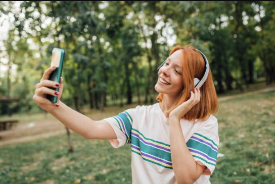 Why Do Short Form Videos Spread So Quickly Across the Internet